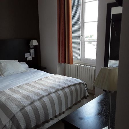 Le Relais Hotel Saint-Quentin-les-Anges Luaran gambar