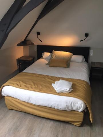 Le Relais Hotel Saint-Quentin-les-Anges Luaran gambar