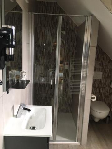 Le Relais Hotel Saint-Quentin-les-Anges Luaran gambar