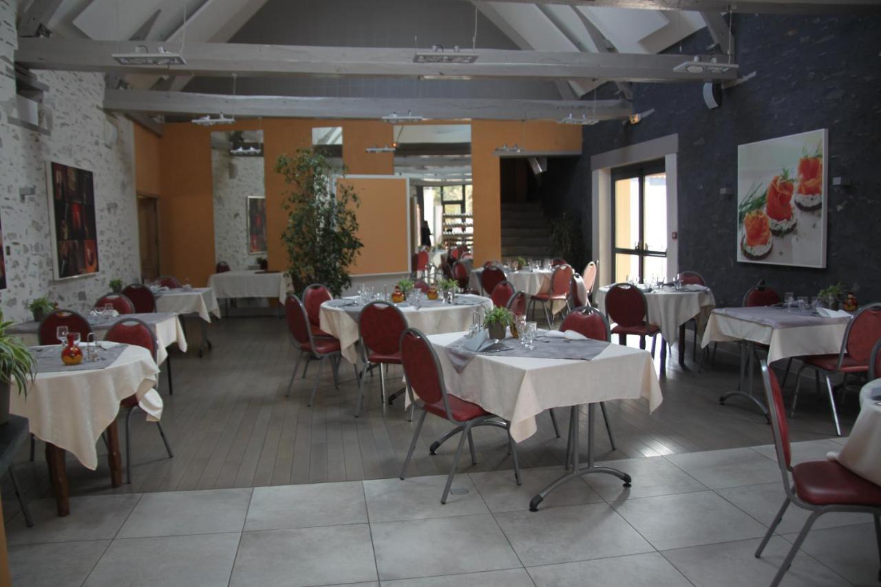 Le Relais Hotel Saint-Quentin-les-Anges Luaran gambar