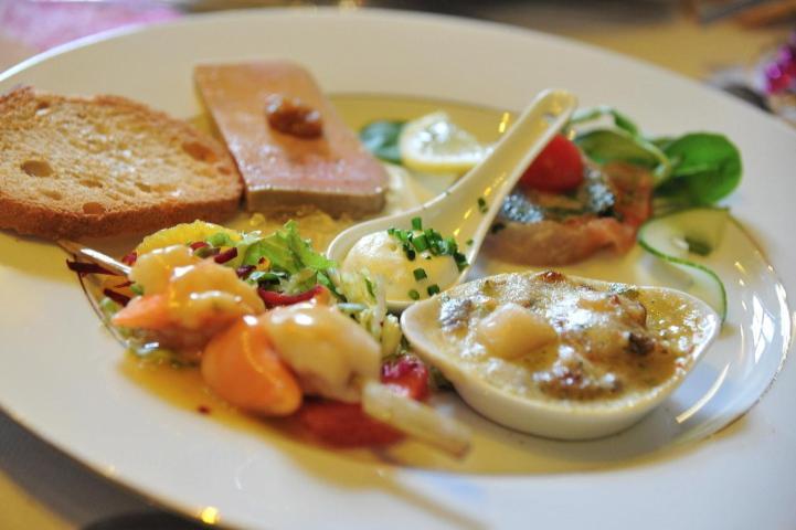 Le Relais Hotel Saint-Quentin-les-Anges Luaran gambar
