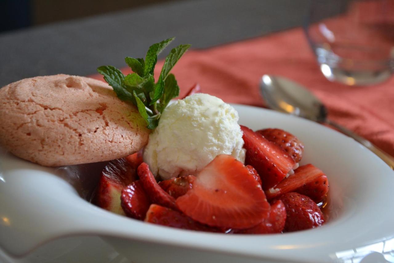 Le Relais Hotel Saint-Quentin-les-Anges Luaran gambar