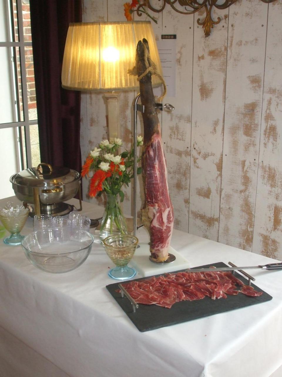 Le Relais Hotel Saint-Quentin-les-Anges Luaran gambar