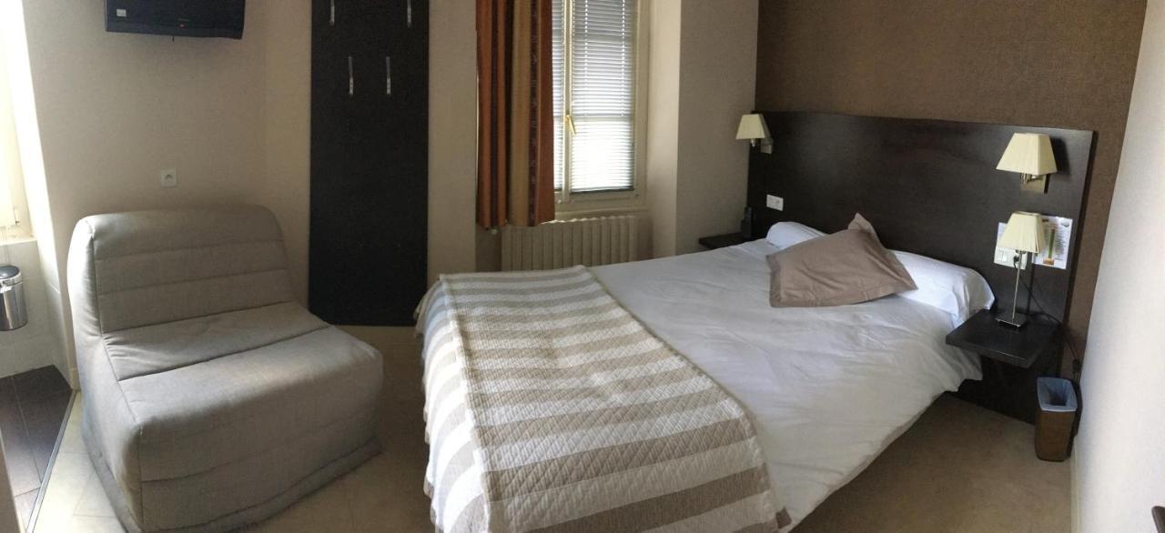 Le Relais Hotel Saint-Quentin-les-Anges Luaran gambar